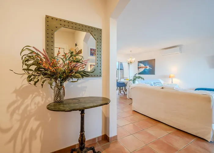 Flateli Apartment *