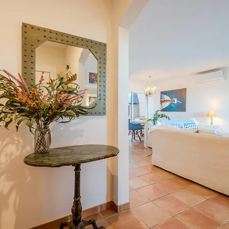 Flateli Apartman *